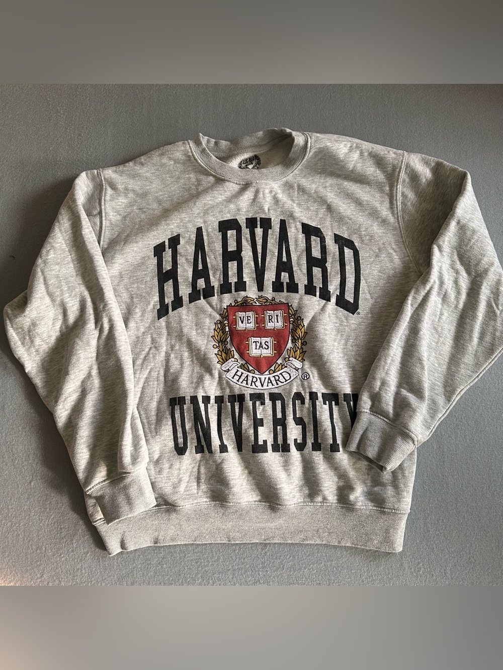Harvard University Crewneck Sweatshirt Men’s Medium Crest Logo Spell Out